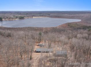 6602 N Hunters Way, White Cloud, MI 49349