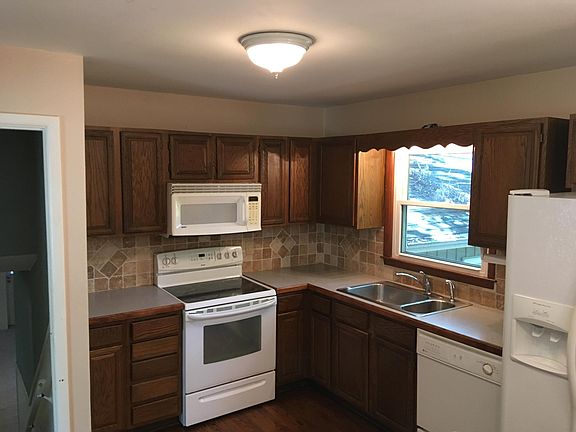 4th image of 9600 England Dr