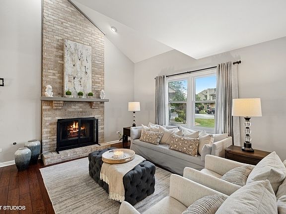 3rd image of 9208 Cliffside Ln #59-D