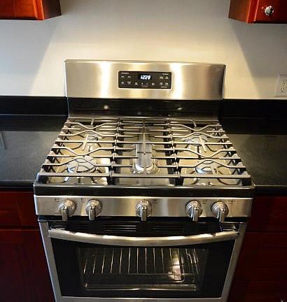 2nd image of 1201 Green St APT 3