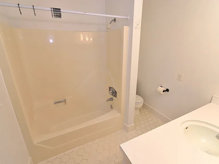 312 Oakdale Rd — Photo 17