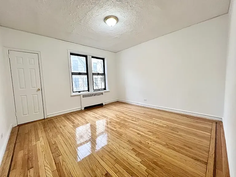 2300 Grand Concourse #2C — Photo 4