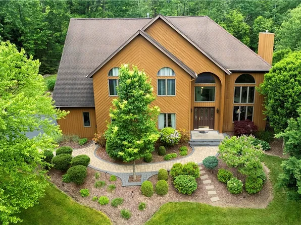 2389 Sourwood Dr, Phoenix, NY 13135