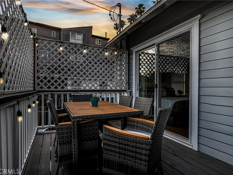 6008 Carlton Way — Photo 24
