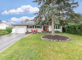 27 Ottaway Ave, Barrie, ON L4M 2W6