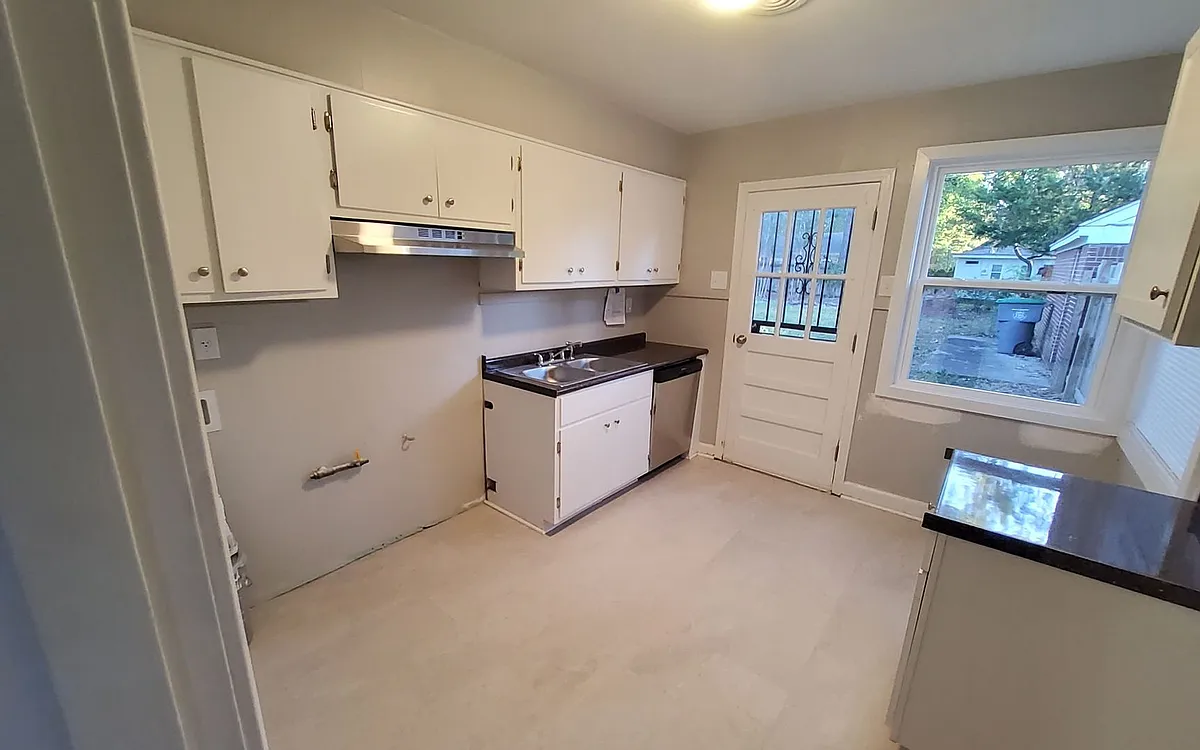 Building Photo - 1336 Oak Ridge Dr