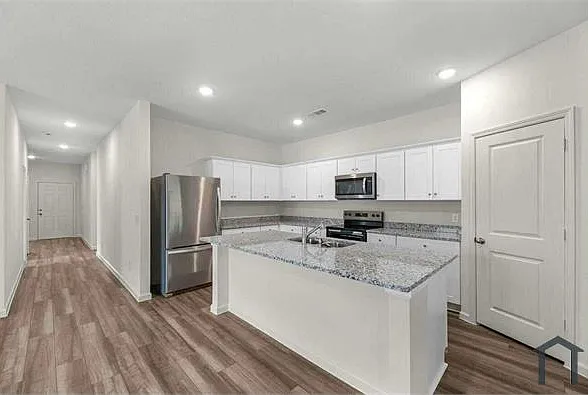 4925 McCoy Dr — Photo 11
