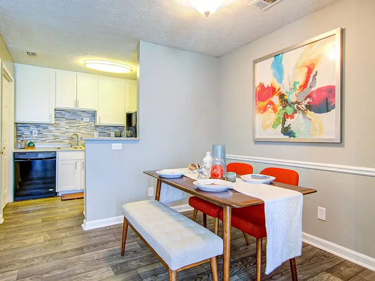 Sutter Lake Apartments — Photo 10