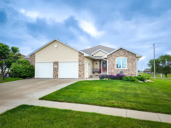 1230 Blue Stem Cir, Norfolk, NE 68701