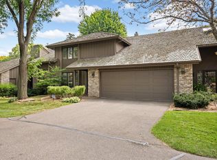 1775 Lexington Ave #17, Saint Paul, MN 55118