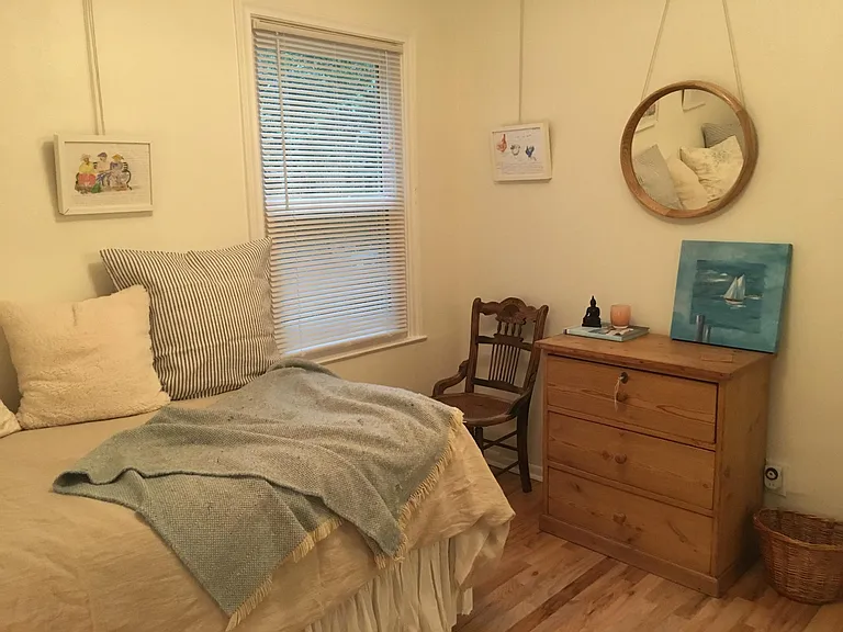 615 Collins Dr — Photo 9