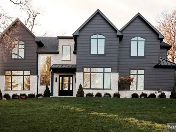 1039 Westwood Ave, Old Tappan, NJ 07675