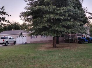 17 W Cardinal Ln, East Prairie, MO 63845