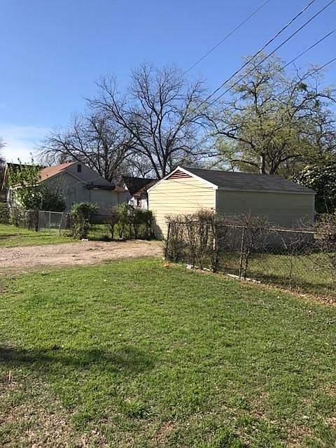 2nd image of 800 N Barnett Ave