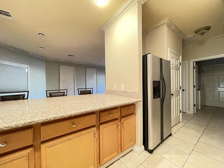 2549 Country Club Dr — Photo 6