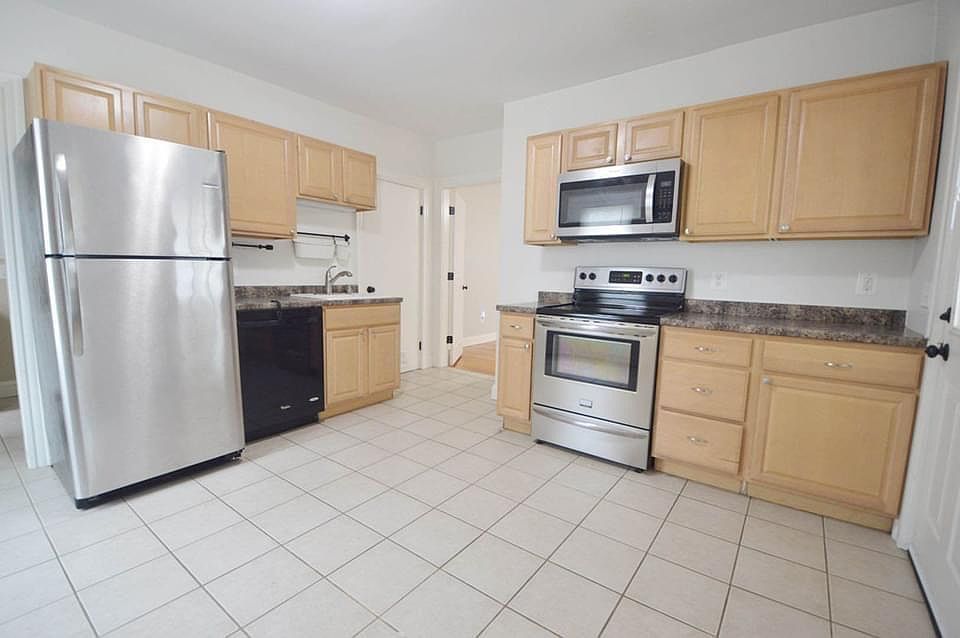 1st image of 154 West St #1