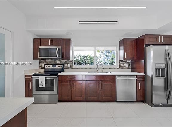 5th image of 3531 SW 1st Ave