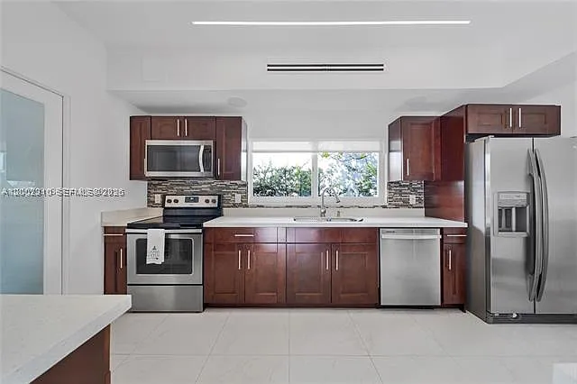 3531 SW 1st Ave — Photo 5