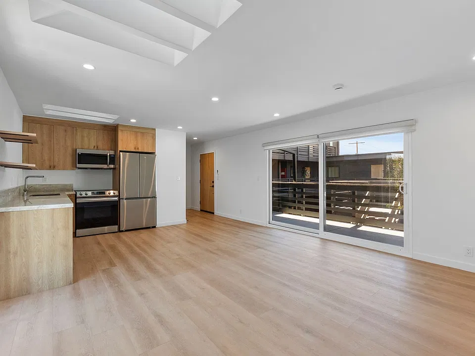 1105 N. Coast Highway | Sand Castle Apartments