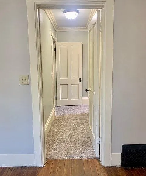 2636 Queen St — Photo 9