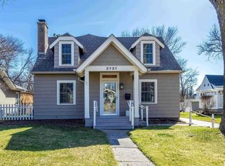 2721 Middle Rd, Davenport, IA 52803