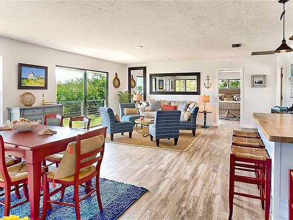 5th image of 2510 Harbour Ln