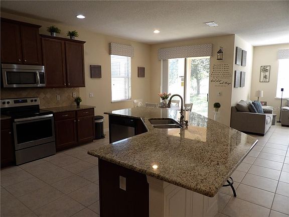 4th image of 2854 Whistlewood Dr