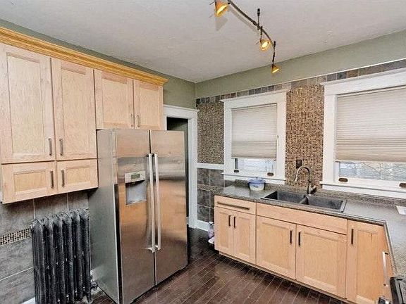 2nd image of 870 Washington Ave Floor 2