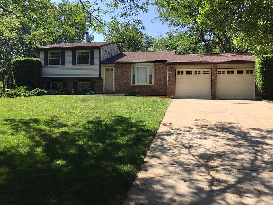 1st image of 6887 Fallen Oaks Dr