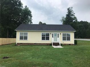 4033 Sedgewood Ln, Greensboro, NC 27407