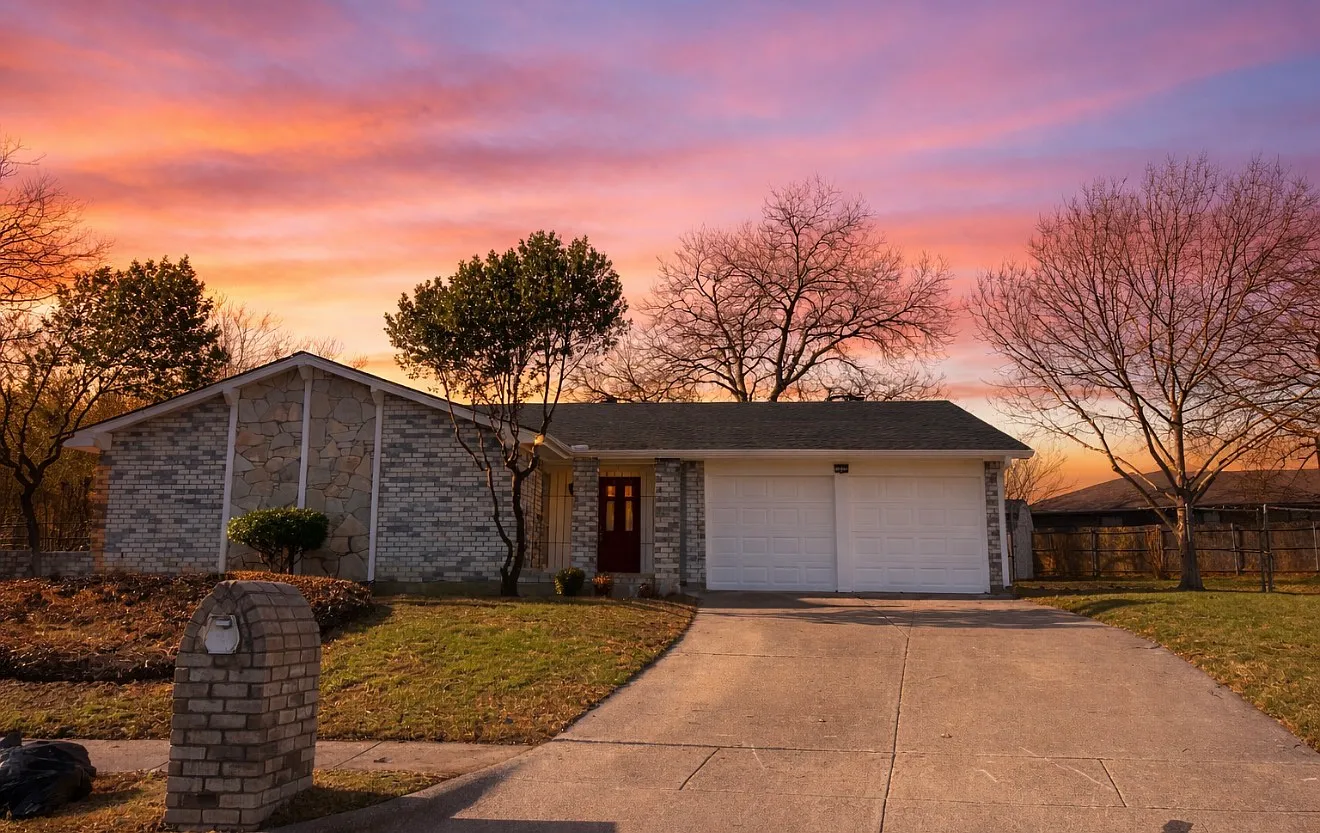 4 bed, 2349 sqft, $2,500 — Photo 1
