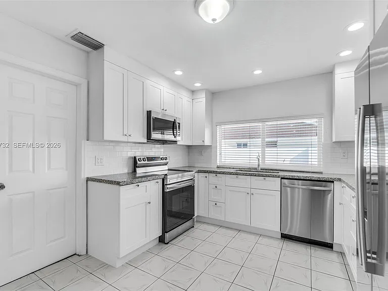 7125 SW 93rd Ct — Photo 10