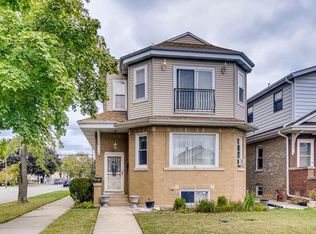 6158 W Eddy St, Chicago, IL 60634