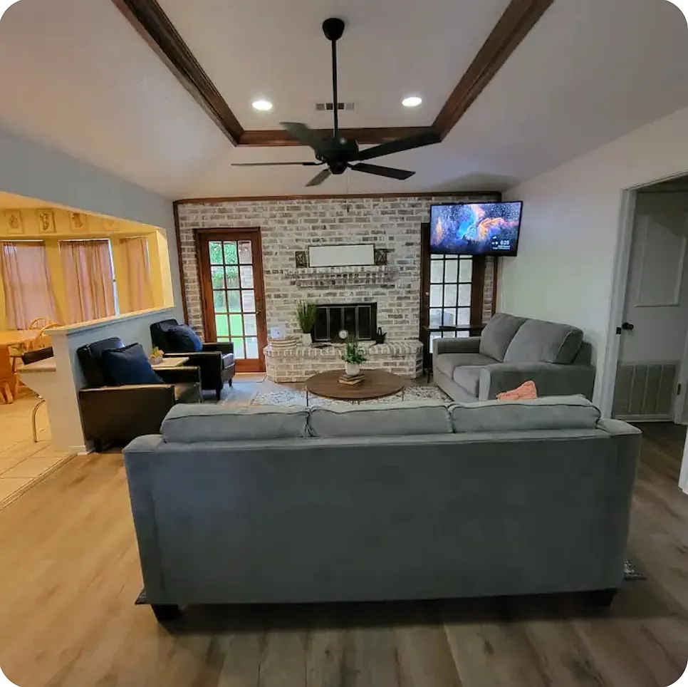 3 bed, 1555 sqft, $3,450 — Photo 1