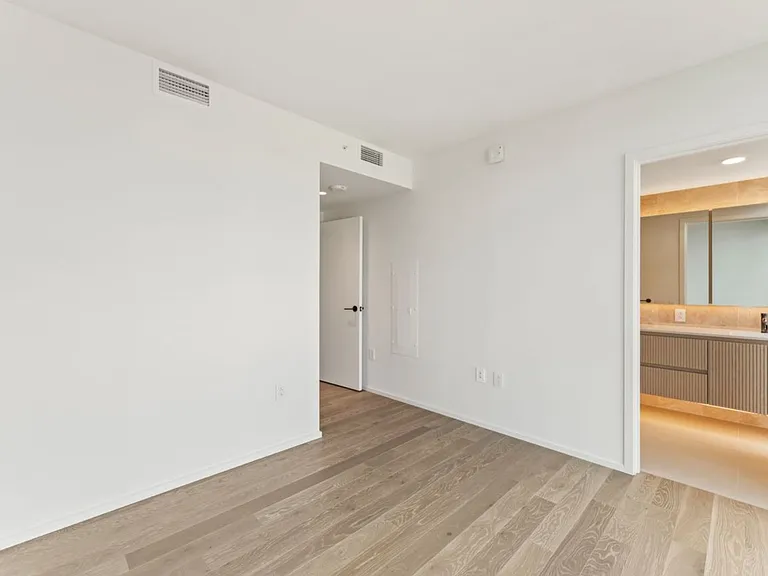 333 Ward Ave #2903 — Photo 16