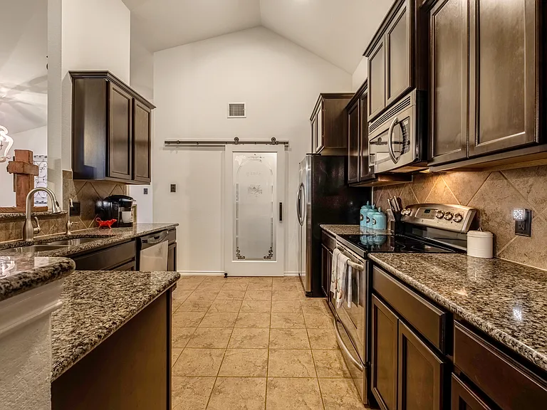264 Coal Dr — Photo 5