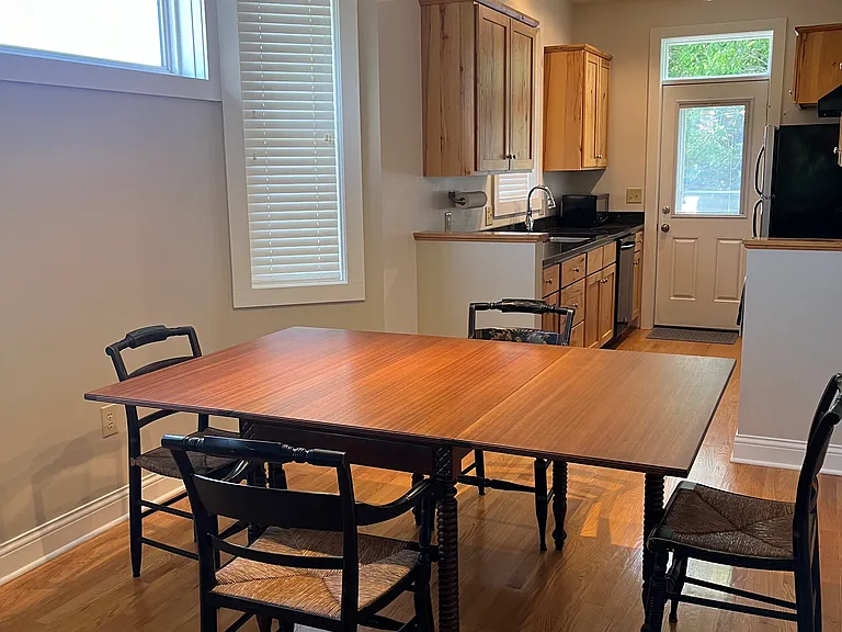 913 N Maple St — Photo 14