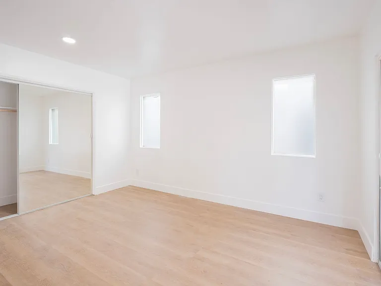 1626 N Fuller Ave — Photo 13