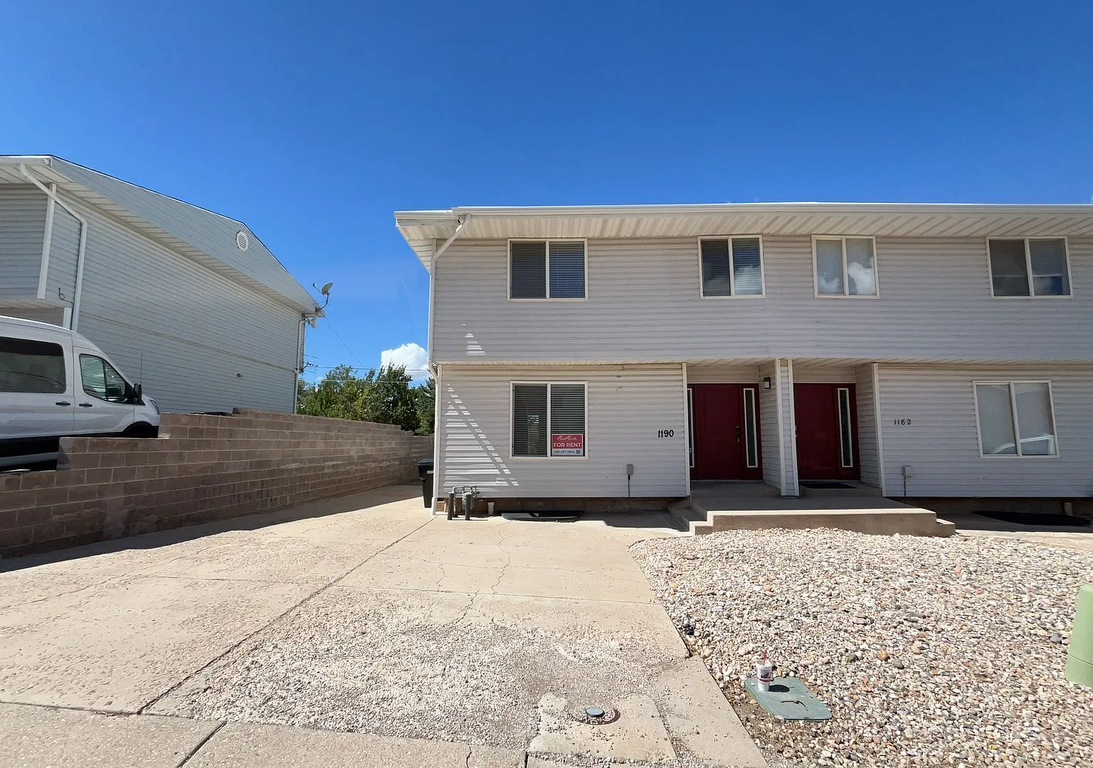 Charming 7-Bedroom Duplex on the South End of Town — Photo 1