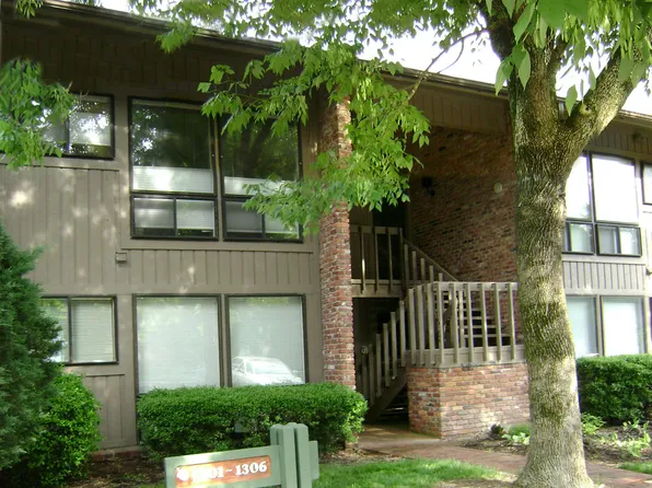 1305 Oak Tree Dr, Chapel Hill, NC 27517