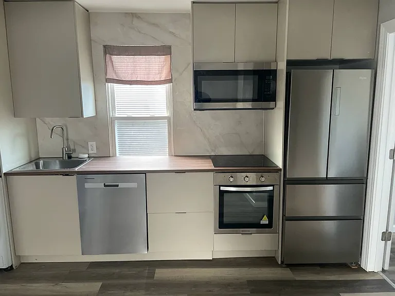 27 Water St #B — Photo 6