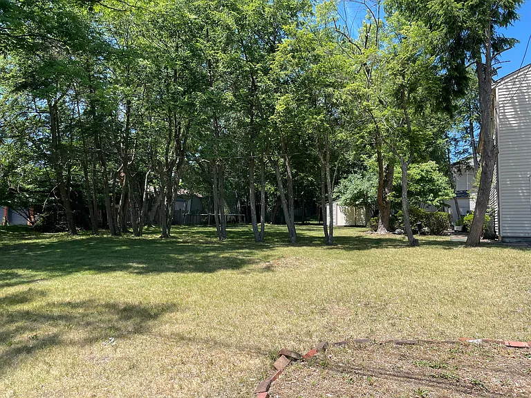 Kingsbridge Ln — Photo 3