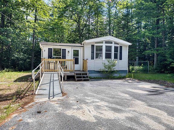 2nd image of 11 Beech River Circle