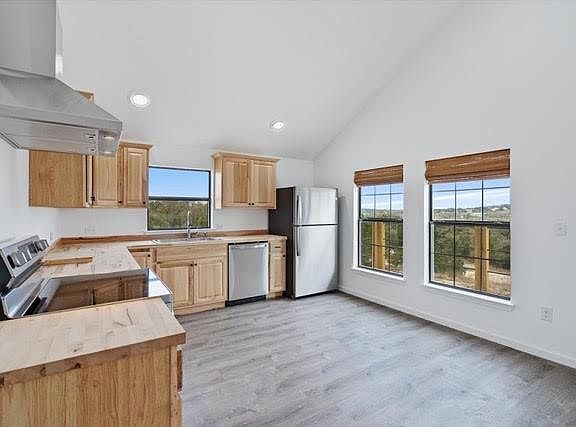 2nd image of 150 Hart Ln #B