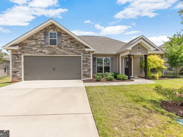 127 Savannah Ln, Bonaire, GA 31005