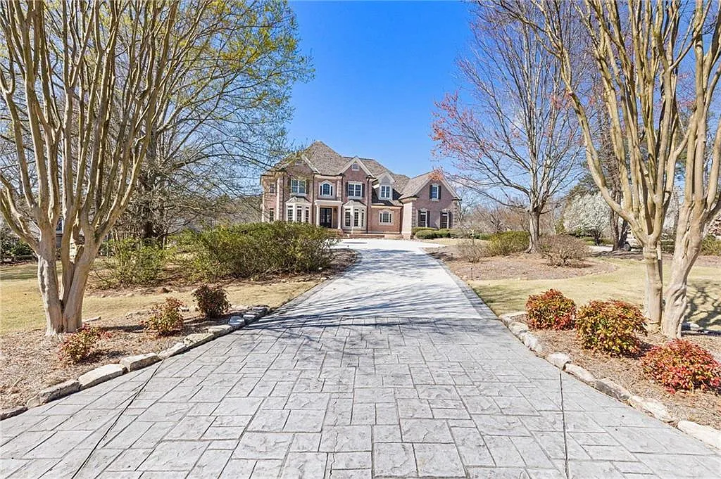 5 bed, 7.0 bath, 7408 sqft, $8,500 — Photo 4