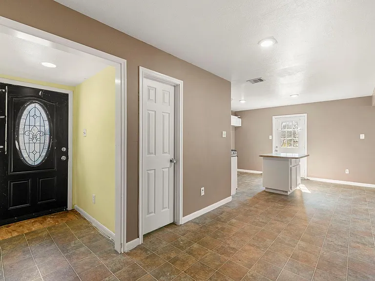 2444 Margaret St #A — Photo 7