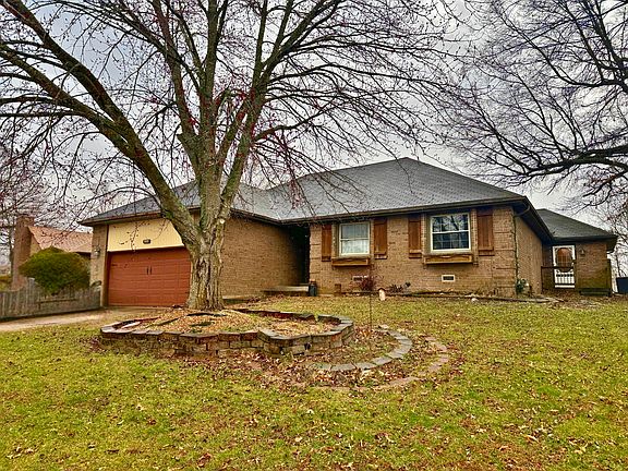 2nd image of 908 Domino Court