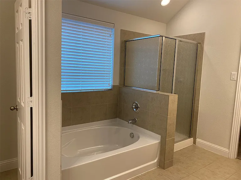 282 Hilltop Dr — Photo 13