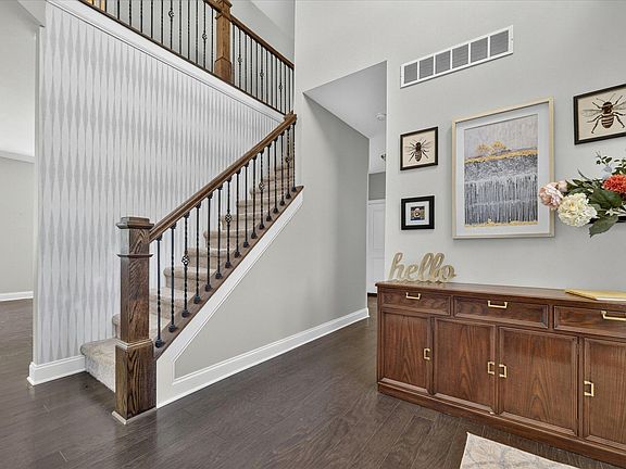 4th image of 7982 Donegal Ct